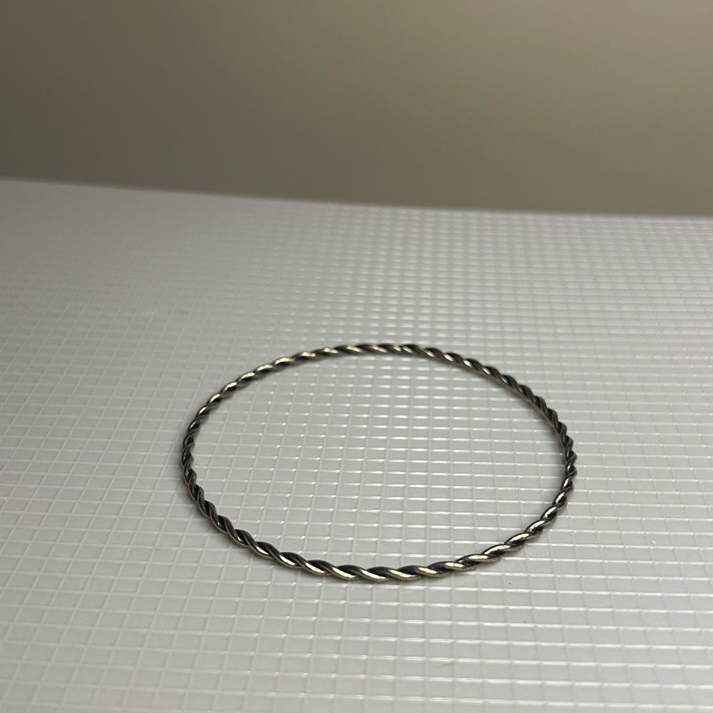 Elegant Gold Twisted Bracelet